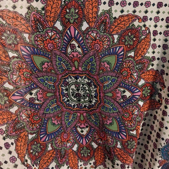 Bundle Patterned Sheer Top & Tank - Picture 9 of 10